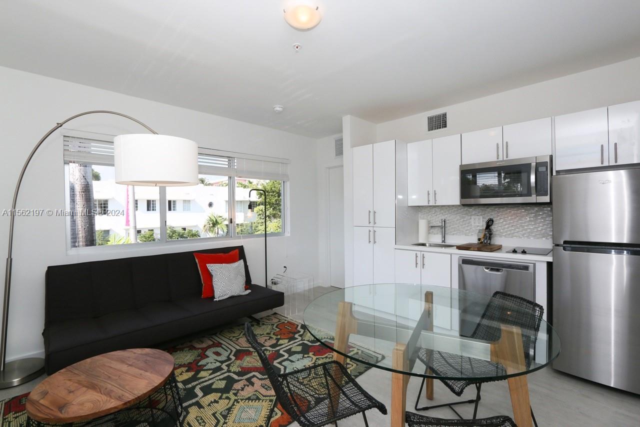 1601 Meridian Ave 210, Miami Beach, Florida 33139, 1 Bedroom Bedrooms, ,1 BathroomBathrooms,Residentiallease,For Rent,1601 Meridian Ave 210,A11562197