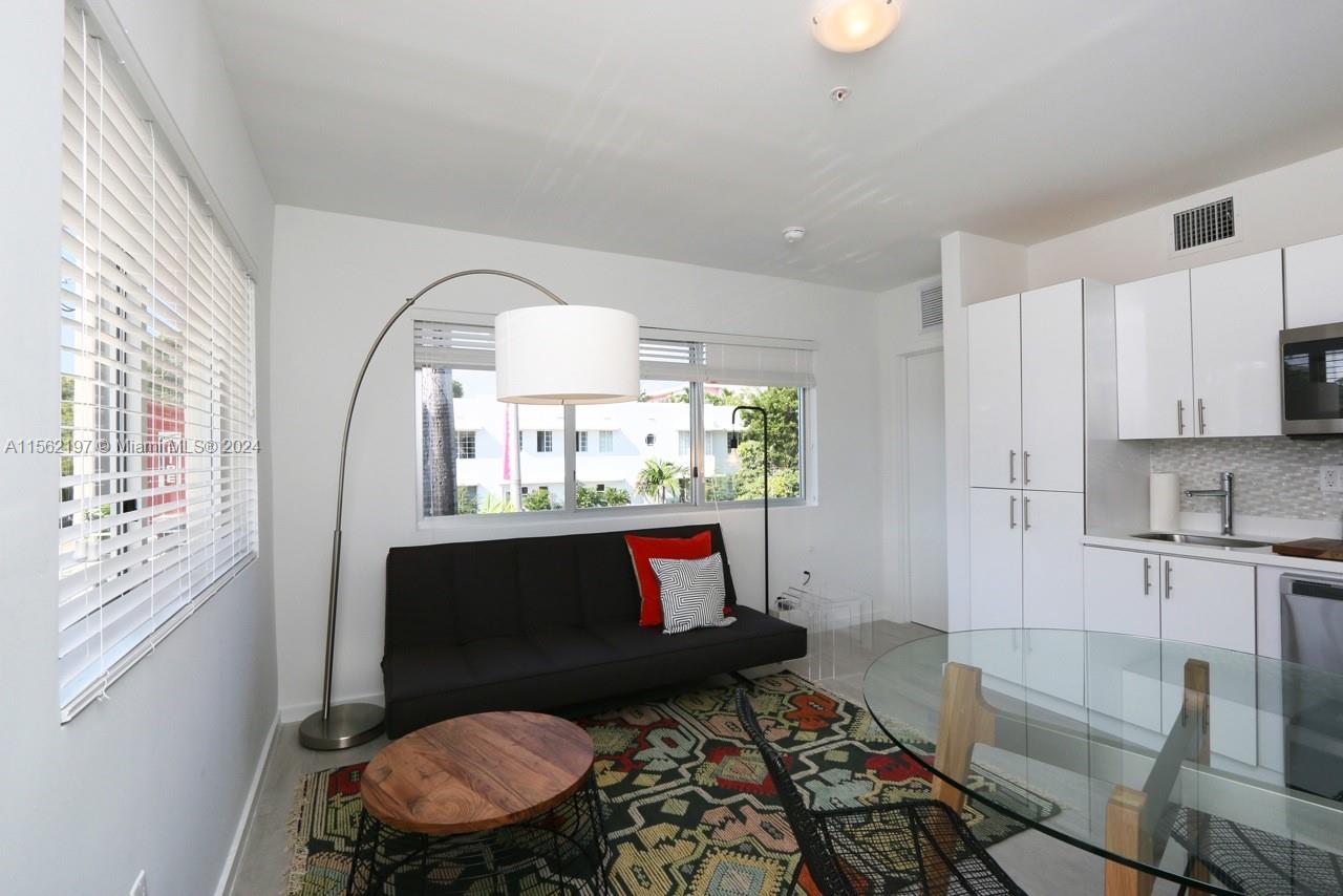 1601 Meridian Ave 210, Miami Beach, Florida 33139, 1 Bedroom Bedrooms, ,1 BathroomBathrooms,Residentiallease,For Rent,1601 Meridian Ave 210,A11562197