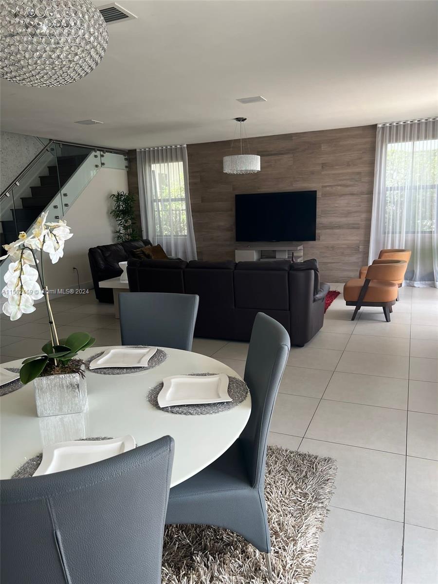 10494 NW 70th Ln, Doral, Florida 33178, 5 Bedrooms Bedrooms, ,4 BathroomsBathrooms,Residential,For Sale,10494 NW 70th Ln,A11562169