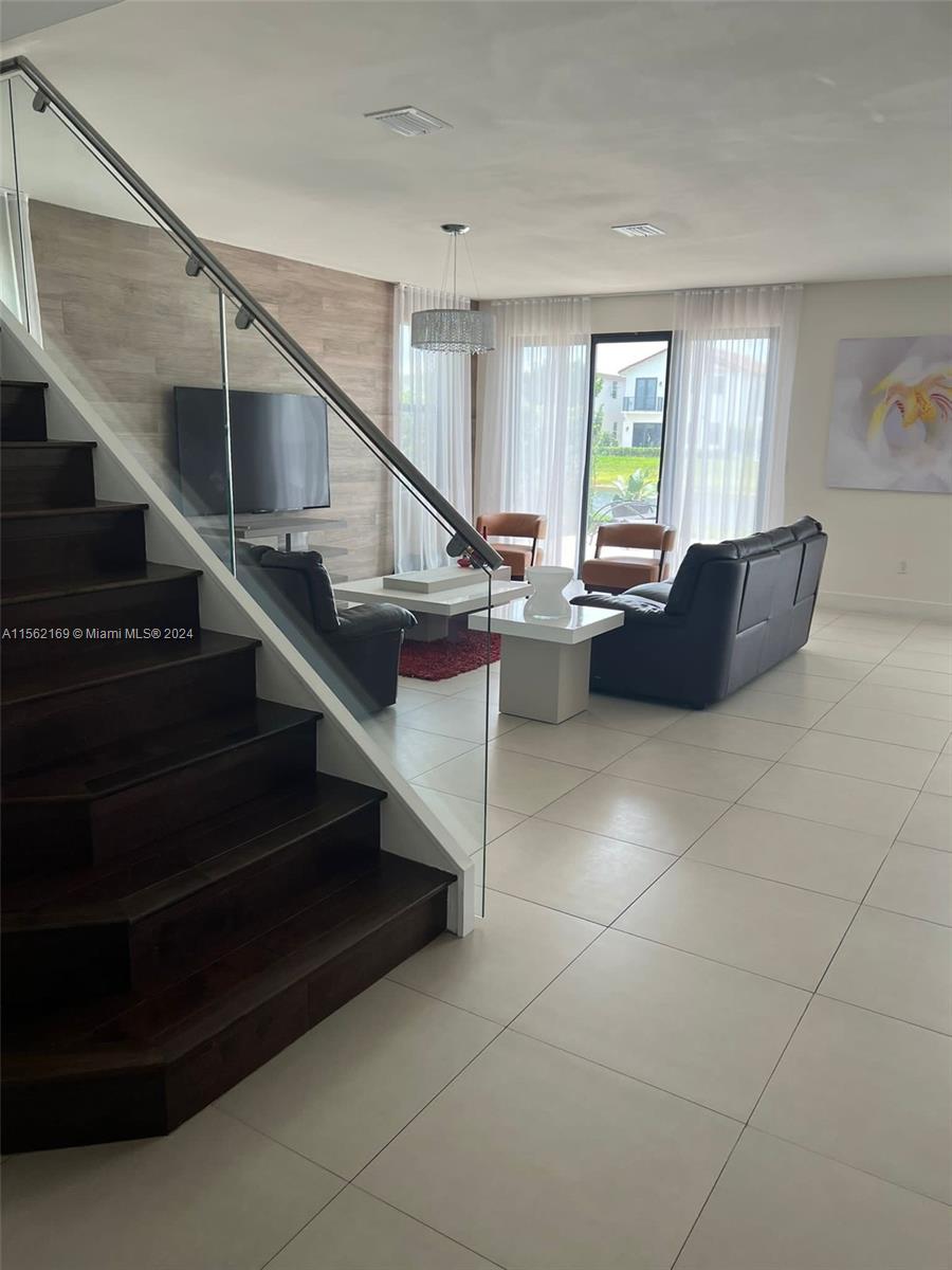 10494 NW 70th Ln, Doral, Florida 33178, 5 Bedrooms Bedrooms, ,4 BathroomsBathrooms,Residential,For Sale,10494 NW 70th Ln,A11562169