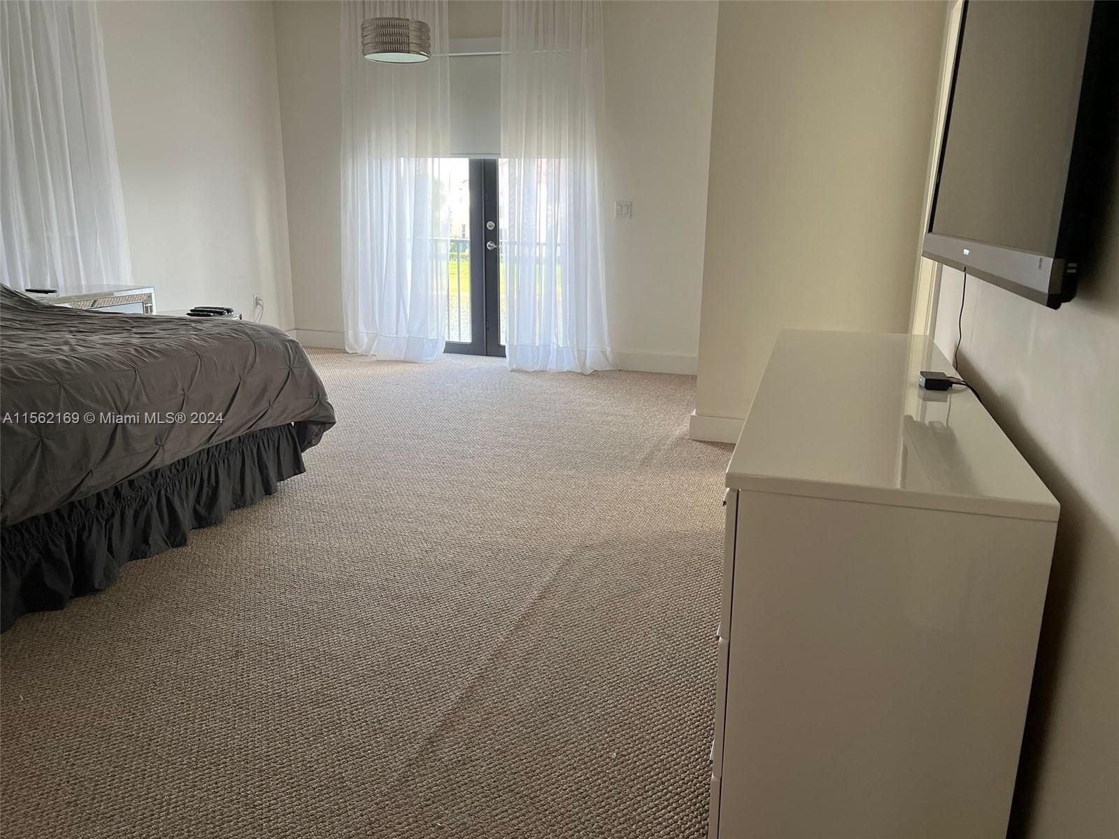 10494 NW 70th Ln, Doral, Florida 33178, 5 Bedrooms Bedrooms, ,4 BathroomsBathrooms,Residential,For Sale,10494 NW 70th Ln,A11562169