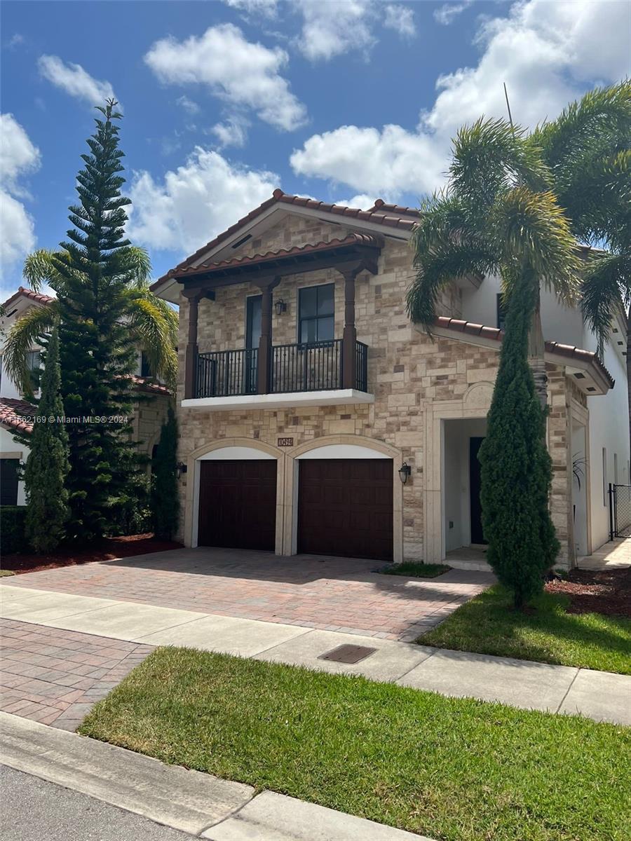 10494 NW 70th Ln, Doral, Florida 33178, 5 Bedrooms Bedrooms, ,4 BathroomsBathrooms,Residential,For Sale,10494 NW 70th Ln,A11562169