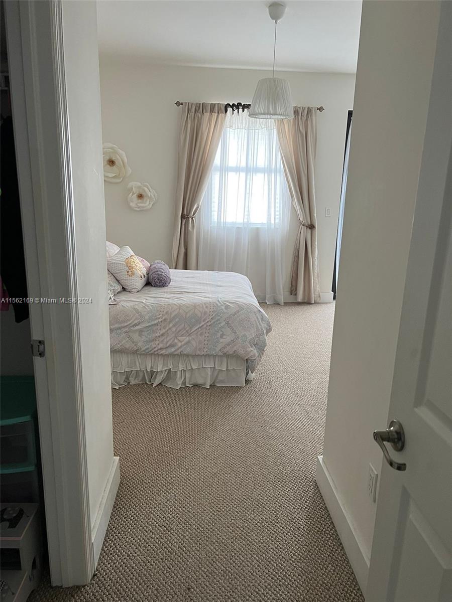 10494 NW 70th Ln, Doral, Florida 33178, 5 Bedrooms Bedrooms, ,4 BathroomsBathrooms,Residential,For Sale,10494 NW 70th Ln,A11562169