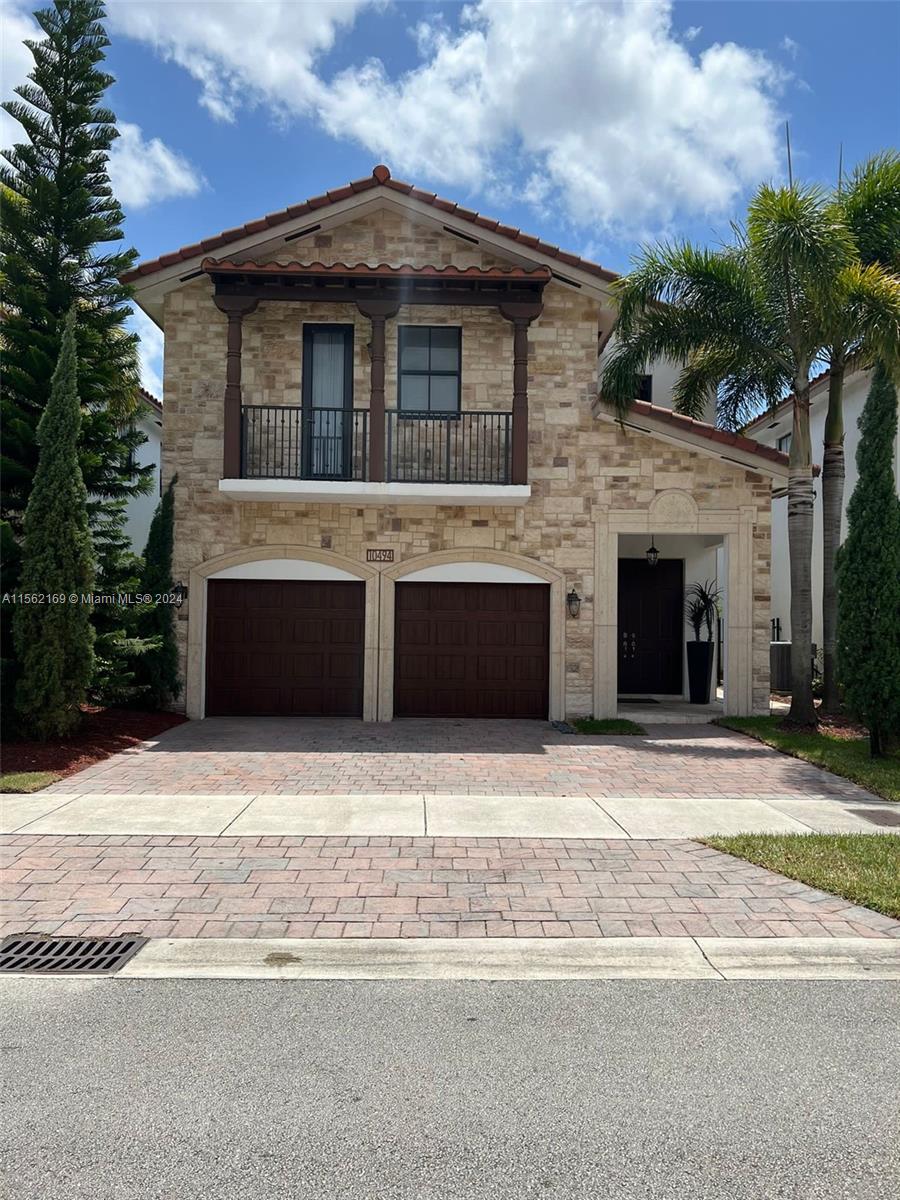 10494 NW 70th Ln, Doral, Florida 33178, 5 Bedrooms Bedrooms, ,4 BathroomsBathrooms,Residential,For Sale,10494 NW 70th Ln,A11562169