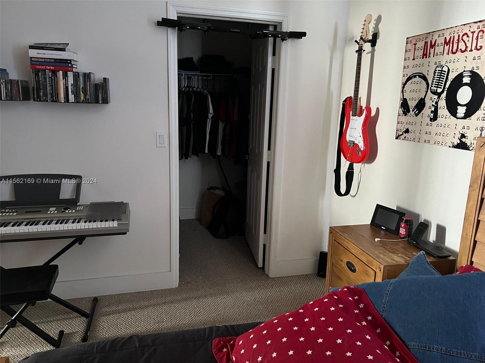 10494 NW 70th Ln, Doral, Florida 33178, 5 Bedrooms Bedrooms, ,4 BathroomsBathrooms,Residential,For Sale,10494 NW 70th Ln,A11562169