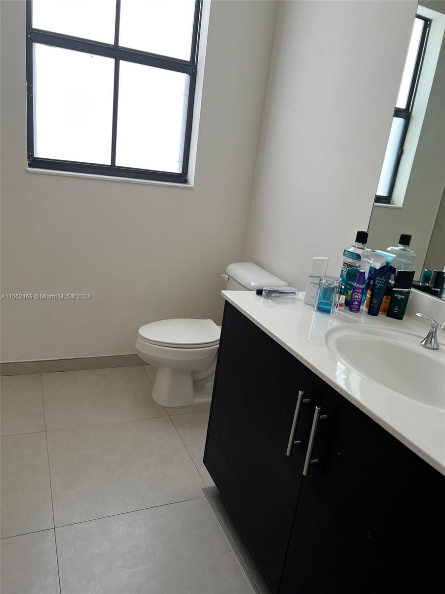 10494 NW 70th Ln, Doral, Florida 33178, 5 Bedrooms Bedrooms, ,4 BathroomsBathrooms,Residential,For Sale,10494 NW 70th Ln,A11562169