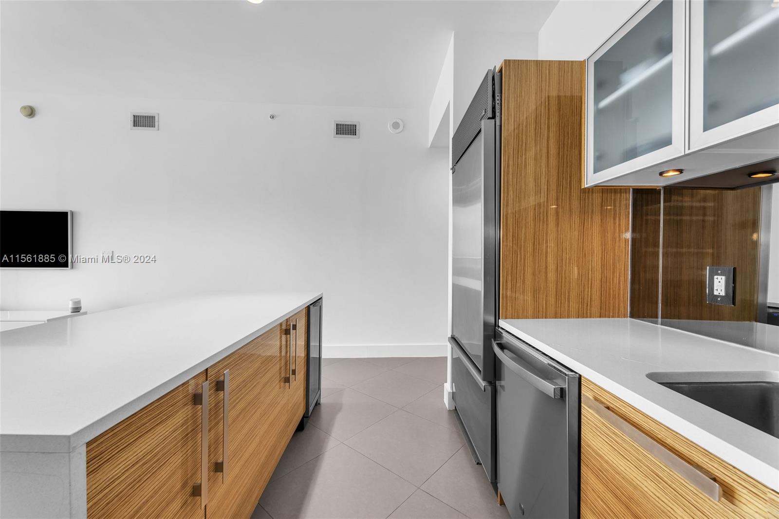 2020 N Bayshore Dr 3205, Miami, Florida 33137, 2 Bedrooms Bedrooms, ,2 BathroomsBathrooms,Residentiallease,For Rent,2020 N Bayshore Dr 3205,A11561885