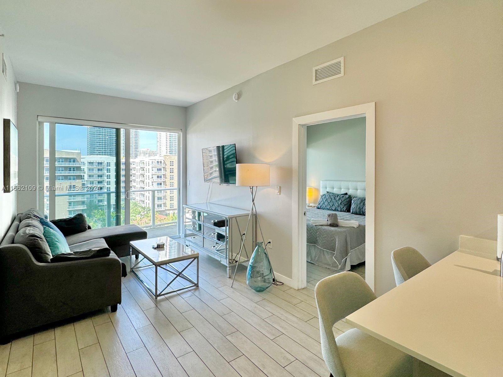 321 NE 26th St 801, Miami, Florida 33137, 2 Bedrooms Bedrooms, ,2 BathroomsBathrooms,Residentiallease,For Rent,321 NE 26th St 801,A11562109