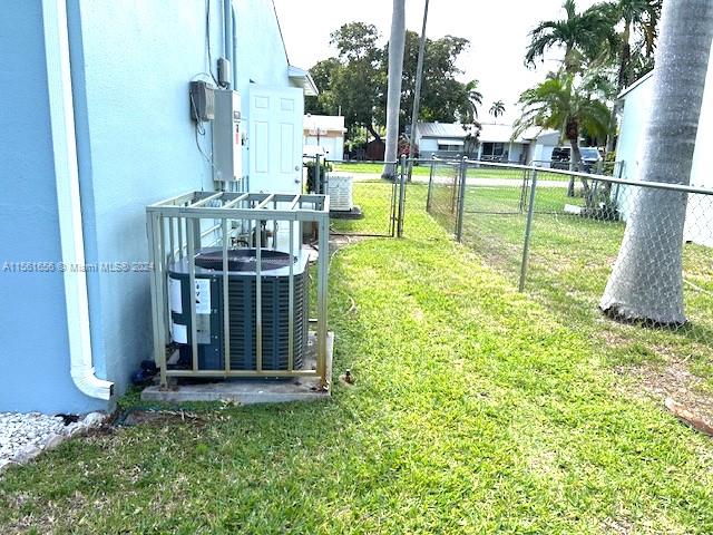 807 N 32nd Ave, Hollywood, Florida 33021, 2 Bedrooms Bedrooms, ,1 BathroomBathrooms,Residential,For Sale,807 N 32nd Ave,A11561656