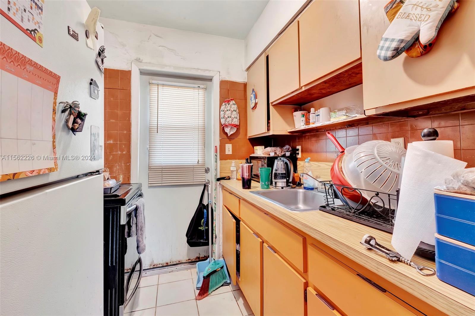 3170 Carter St, Miami, Florida 33133, ,Residentialincome,For Sale,3170 Carter St,A11562226