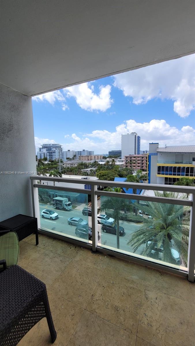 Miami Beach, Florida 33141, 1 Bedroom Bedrooms, ,1 BathroomBathrooms,Residentiallease,For Rent,A11562246
