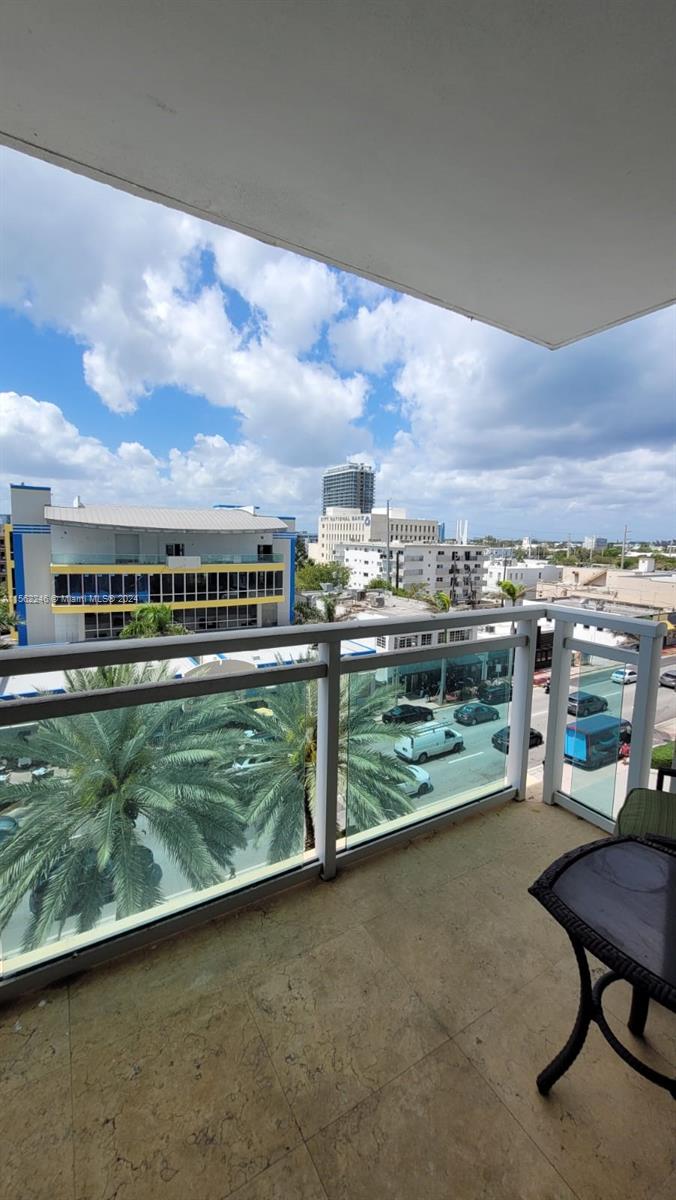 Miami Beach, Florida 33141, 1 Bedroom Bedrooms, ,1 BathroomBathrooms,Residentiallease,For Rent,A11562246
