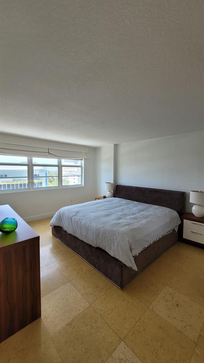 Miami Beach, Florida 33141, 1 Bedroom Bedrooms, ,1 BathroomBathrooms,Residentiallease,For Rent,A11562246
