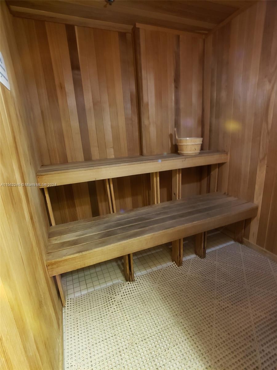 Miami Beach, Florida 33141, 1 Bedroom Bedrooms, ,1 BathroomBathrooms,Residentiallease,For Rent,A11562246