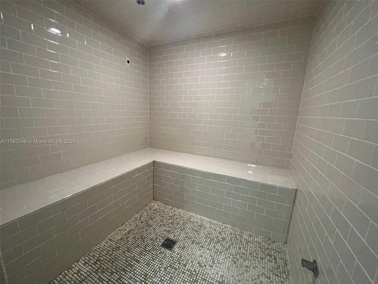 Miami Beach, Florida 33141, 1 Bedroom Bedrooms, ,1 BathroomBathrooms,Residentiallease,For Rent,A11562246