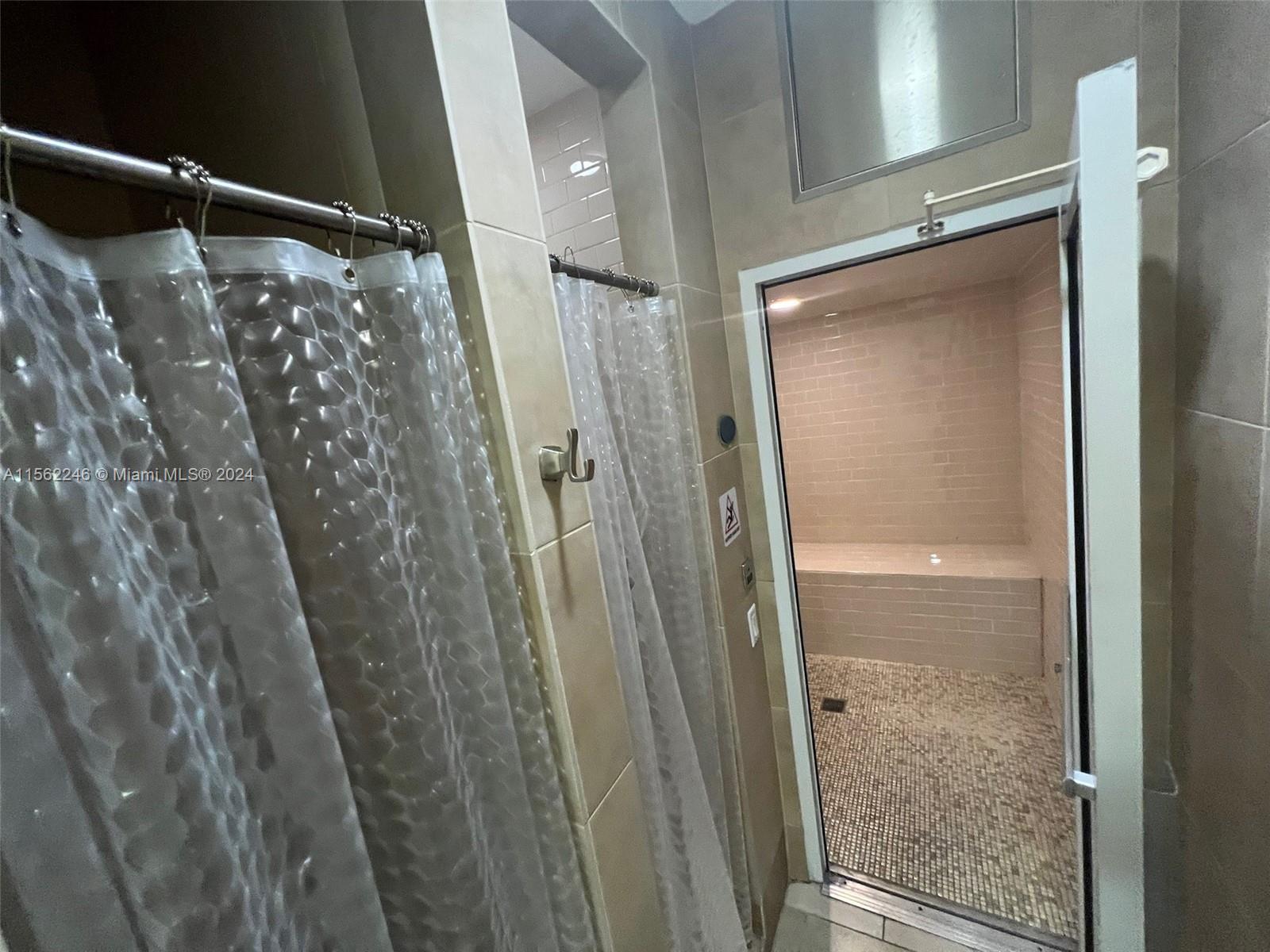 Miami Beach, Florida 33141, 1 Bedroom Bedrooms, ,1 BathroomBathrooms,Residentiallease,For Rent,A11562246