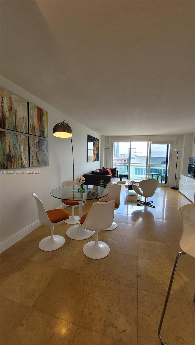 Miami Beach, Florida 33141, 1 Bedroom Bedrooms, ,1 BathroomBathrooms,Residentiallease,For Rent,A11562246