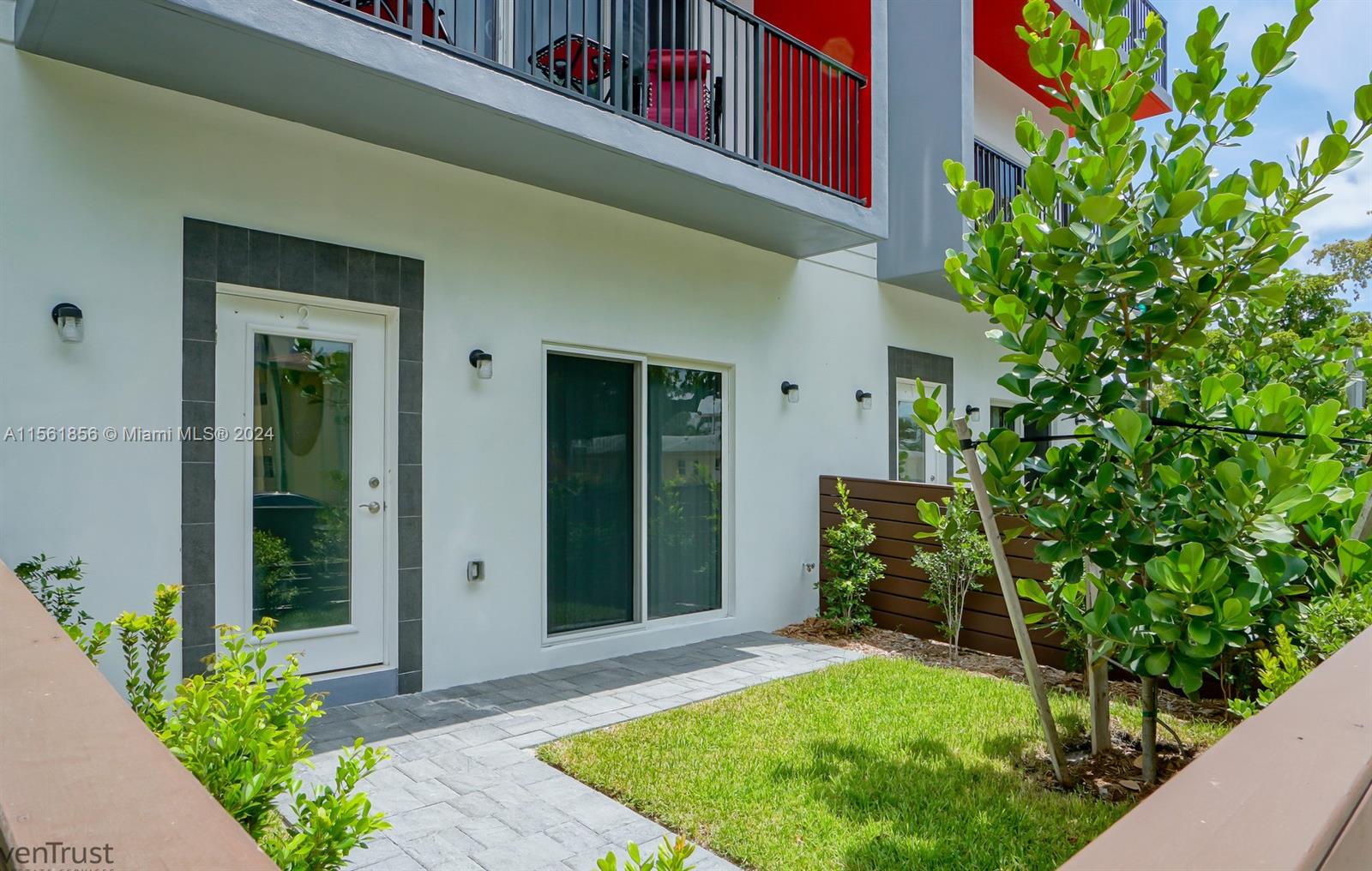 1813 Madison St 2, Hollywood, Florida 33020, 3 Bedrooms Bedrooms, ,3 BathroomsBathrooms,Residentiallease,For Rent,1813 Madison St 2,A11561856