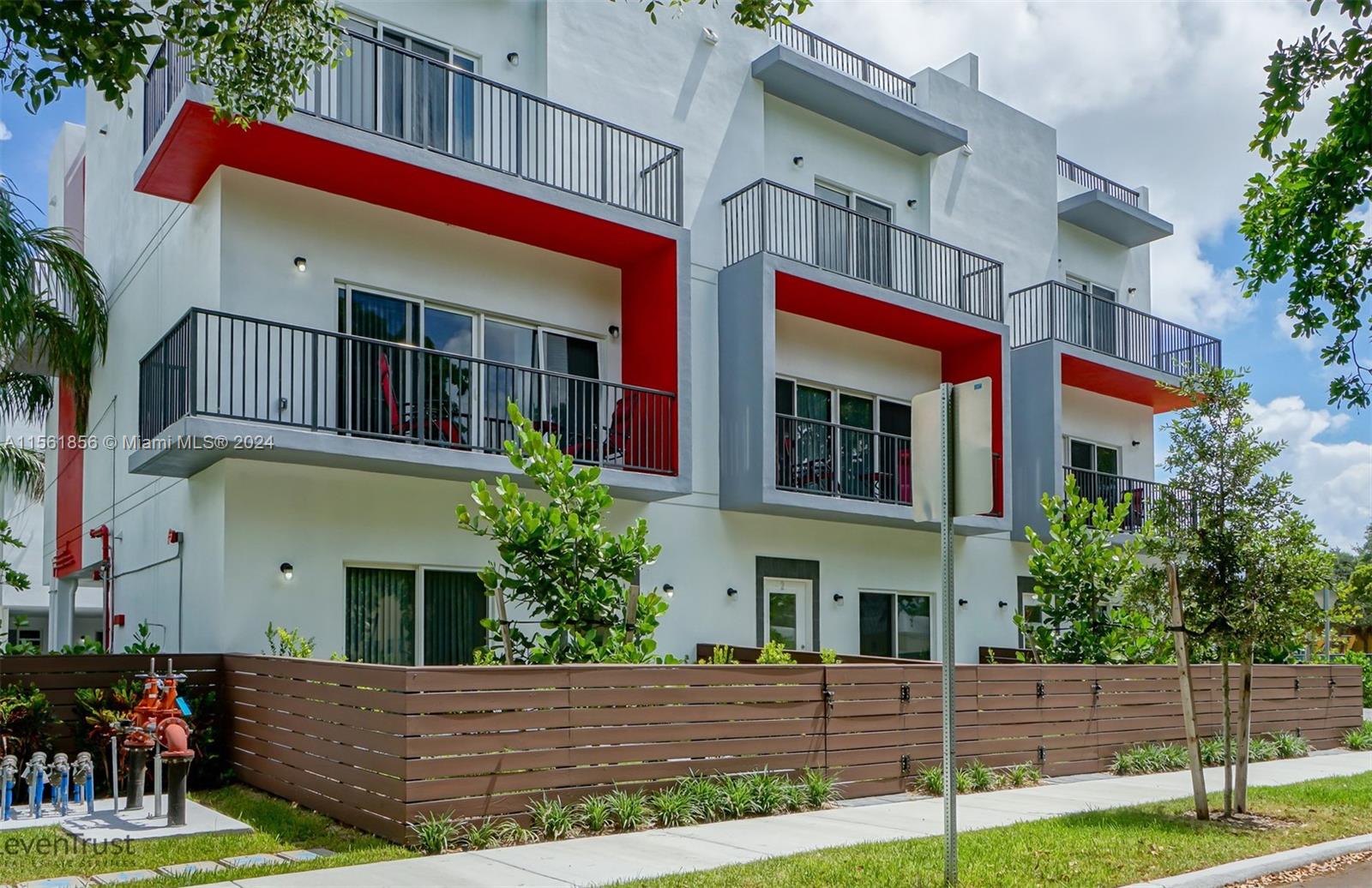 1813 Madison St 2, Hollywood, Florida 33020, 3 Bedrooms Bedrooms, ,3 BathroomsBathrooms,Residentiallease,For Rent,1813 Madison St 2,A11561856