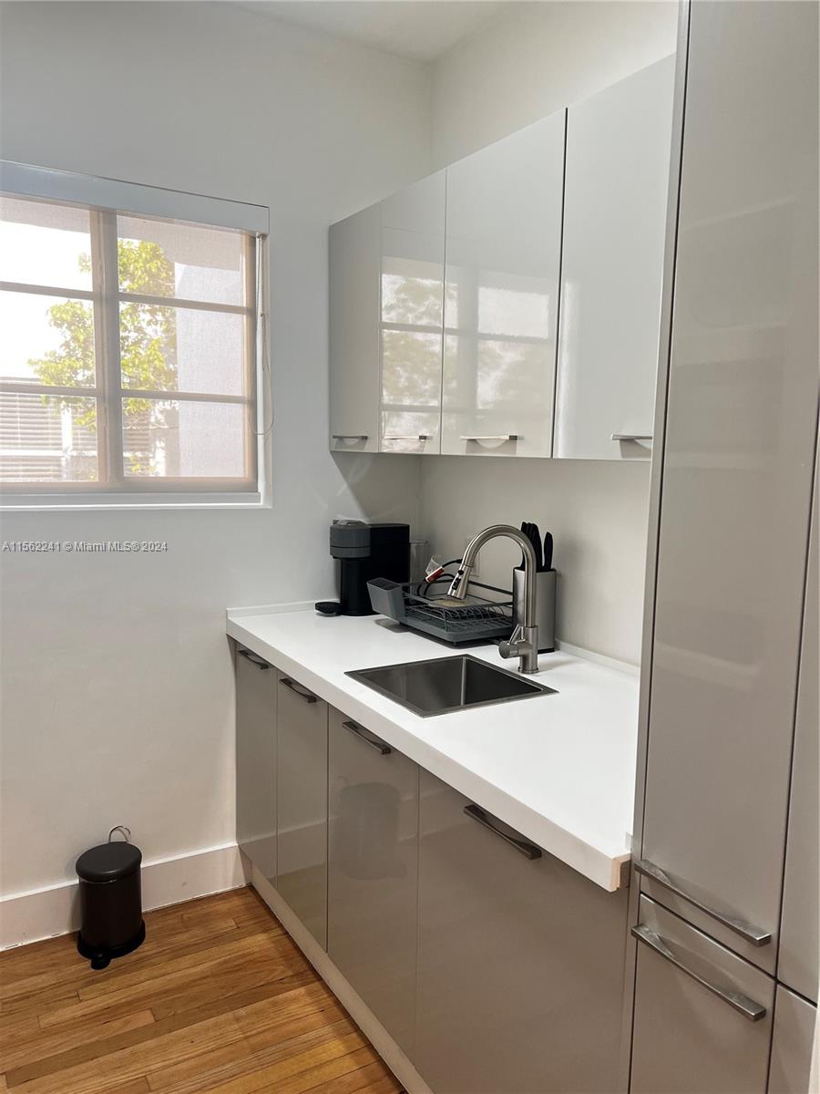 600 15th St 12, Miami Beach, Florida 33139, 1 Bedroom Bedrooms, ,1 BathroomBathrooms,Residentiallease,For Rent,600 15th St 12,A11562241