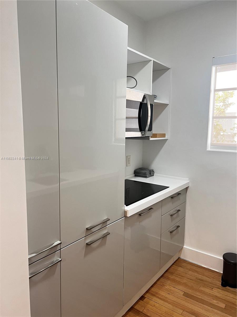 600 15th St 12, Miami Beach, Florida 33139, 1 Bedroom Bedrooms, ,1 BathroomBathrooms,Residentiallease,For Rent,600 15th St 12,A11562241