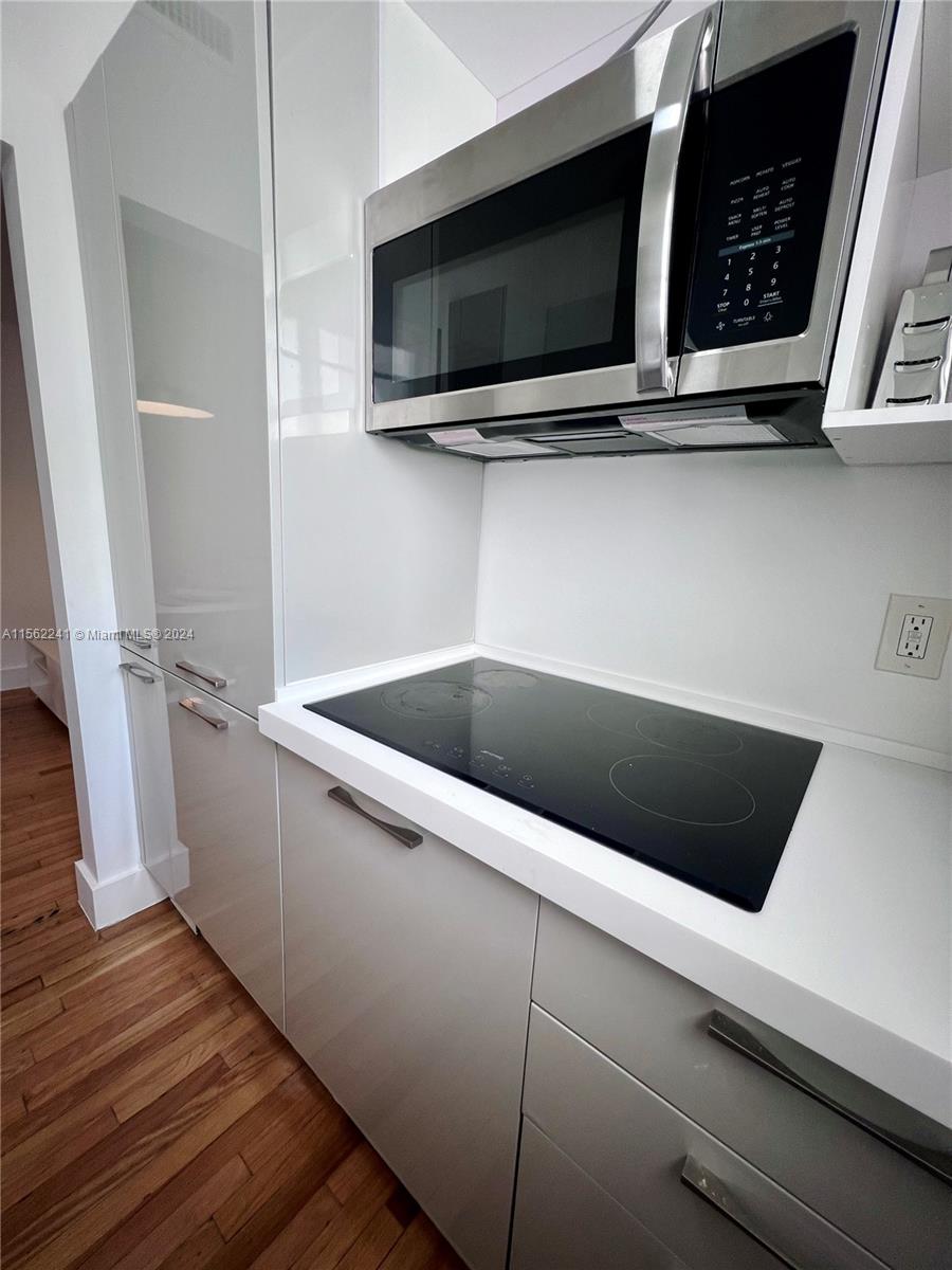 600 15th St 12, Miami Beach, Florida 33139, 1 Bedroom Bedrooms, ,1 BathroomBathrooms,Residentiallease,For Rent,600 15th St 12,A11562241