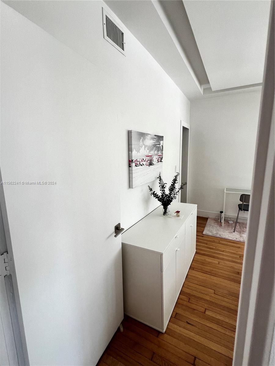 600 15th St 12, Miami Beach, Florida 33139, 1 Bedroom Bedrooms, ,1 BathroomBathrooms,Residentiallease,For Rent,600 15th St 12,A11562241