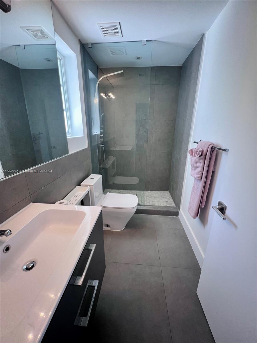 600 15th St 12, Miami Beach, Florida 33139, 1 Bedroom Bedrooms, ,1 BathroomBathrooms,Residentiallease,For Rent,600 15th St 12,A11562241