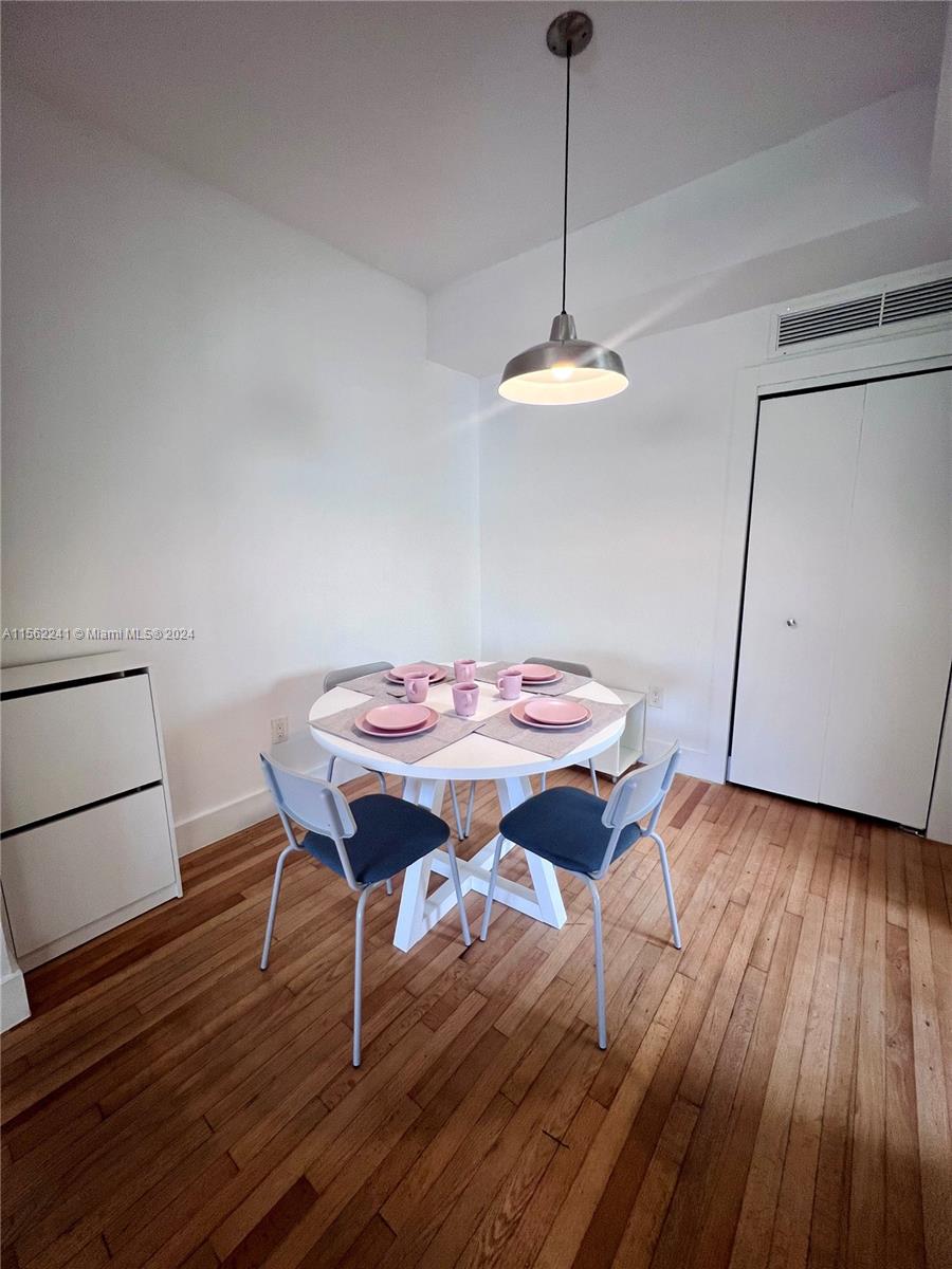 600 15th St 12, Miami Beach, Florida 33139, 1 Bedroom Bedrooms, ,1 BathroomBathrooms,Residentiallease,For Rent,600 15th St 12,A11562241