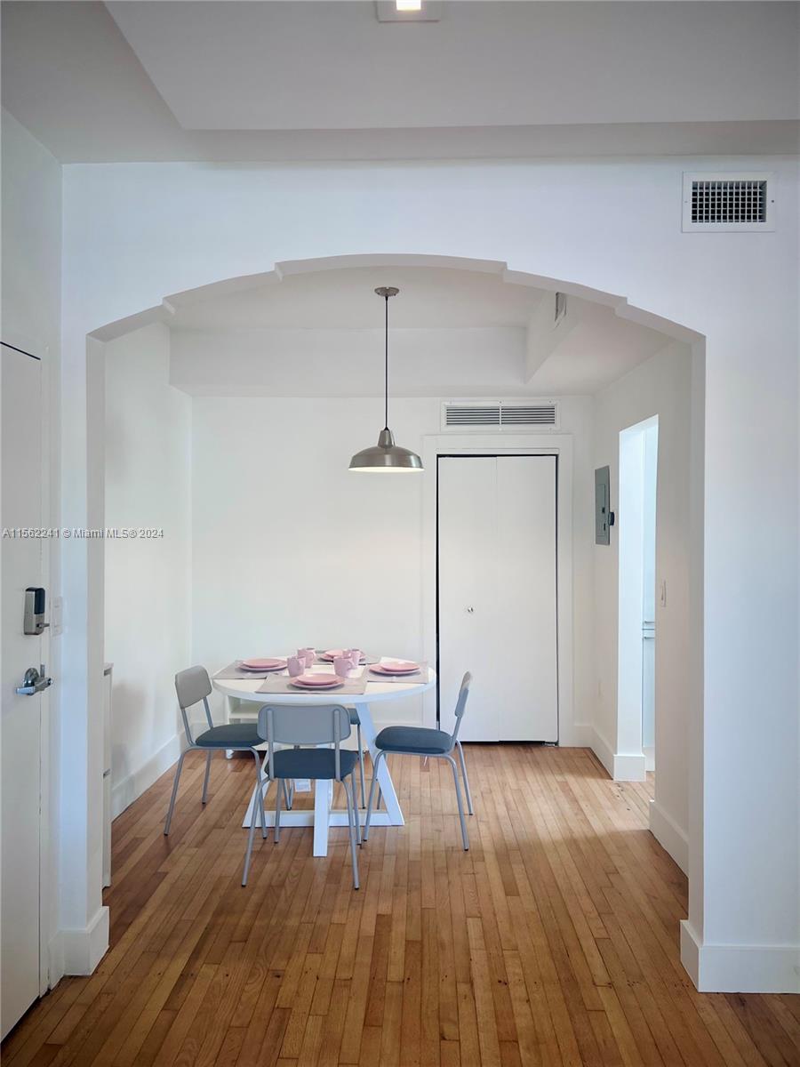 600 15th St 12, Miami Beach, Florida 33139, 1 Bedroom Bedrooms, ,1 BathroomBathrooms,Residentiallease,For Rent,600 15th St 12,A11562241
