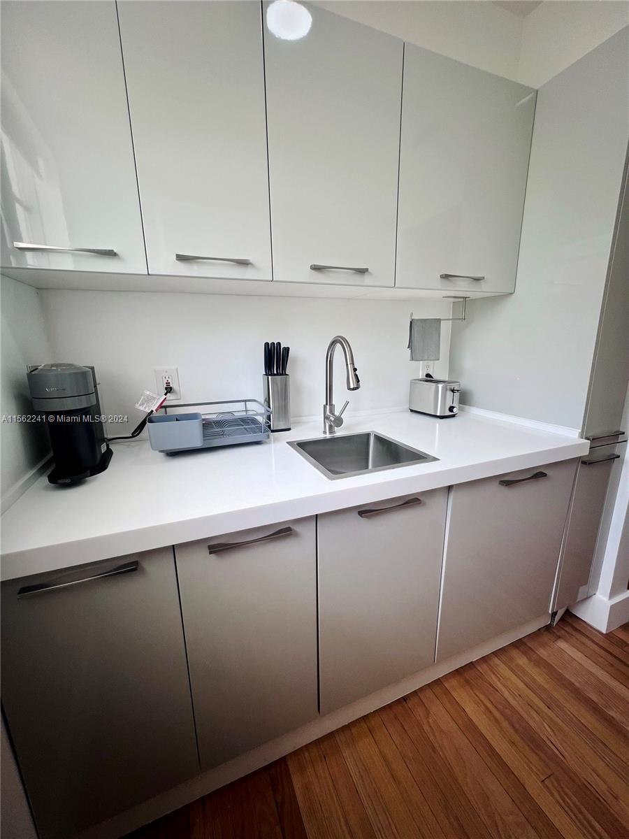 600 15th St 12, Miami Beach, Florida 33139, 1 Bedroom Bedrooms, ,1 BathroomBathrooms,Residentiallease,For Rent,600 15th St 12,A11562241