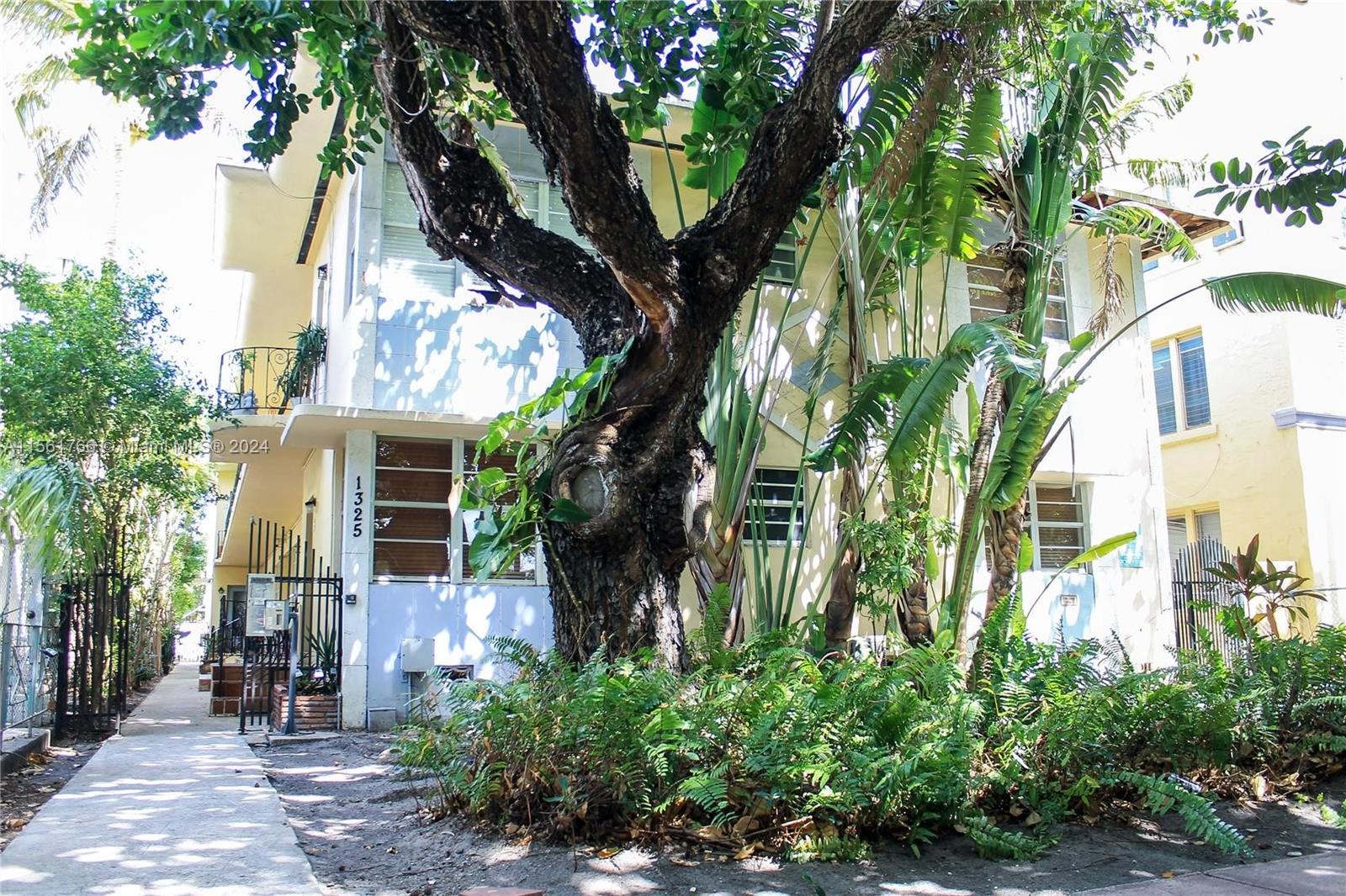 1325 Meridian Ave 4, Miami Beach, Florida 33139, ,1 BathroomBathrooms,Residential,For Sale,1325 Meridian Ave 4,A11561766