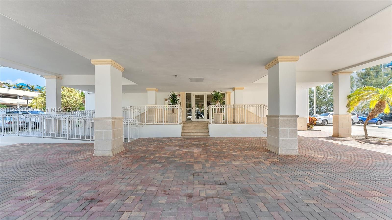 7545 E Treasure Dr 10F, North Bay Village, Florida 33141, 1 Bedroom Bedrooms, ,1 BathroomBathrooms,Residentiallease,For Rent,7545 E Treasure Dr 10F,A11562258
