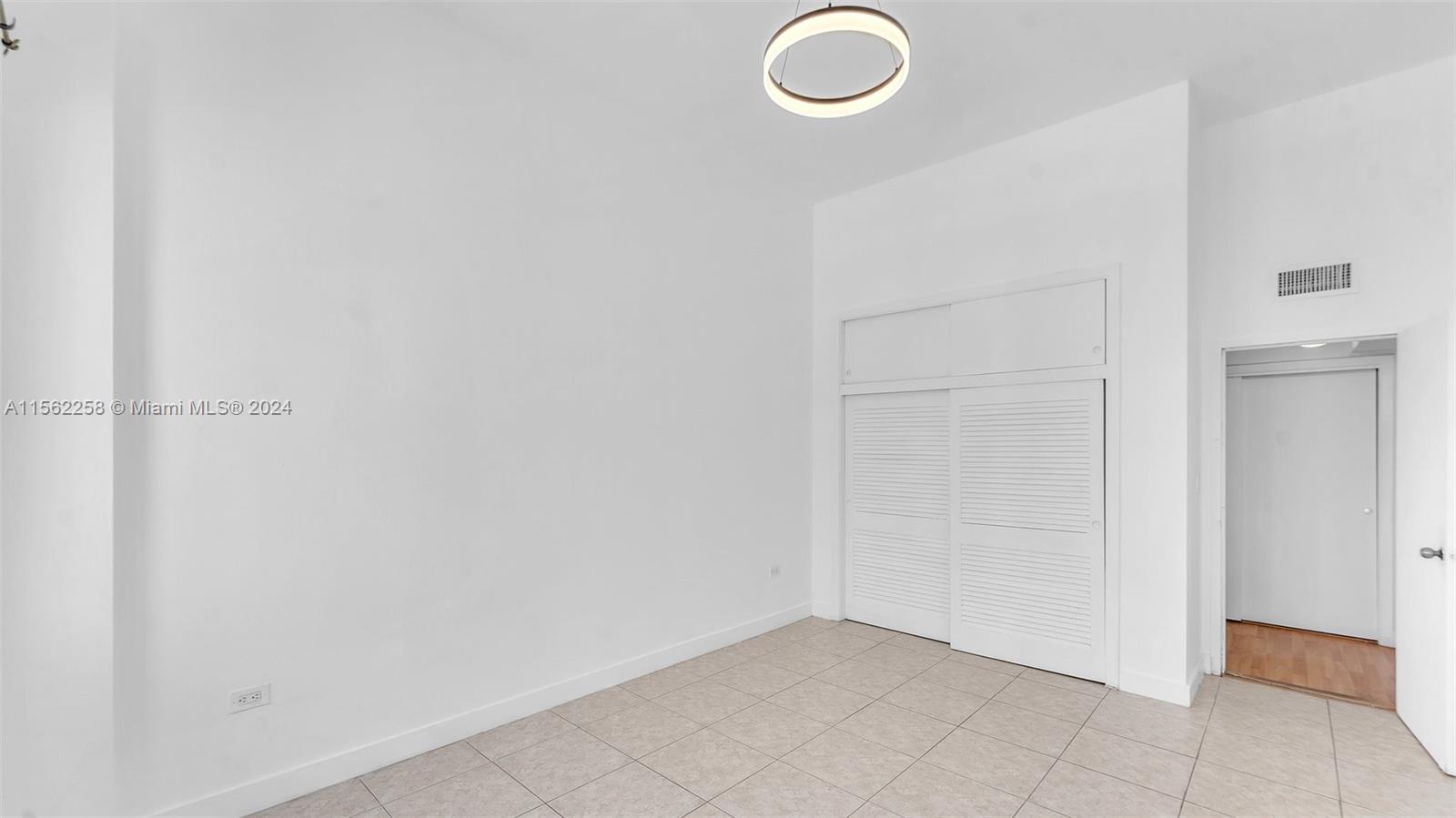 7545 E Treasure Dr 10F, North Bay Village, Florida 33141, 1 Bedroom Bedrooms, ,1 BathroomBathrooms,Residentiallease,For Rent,7545 E Treasure Dr 10F,A11562258