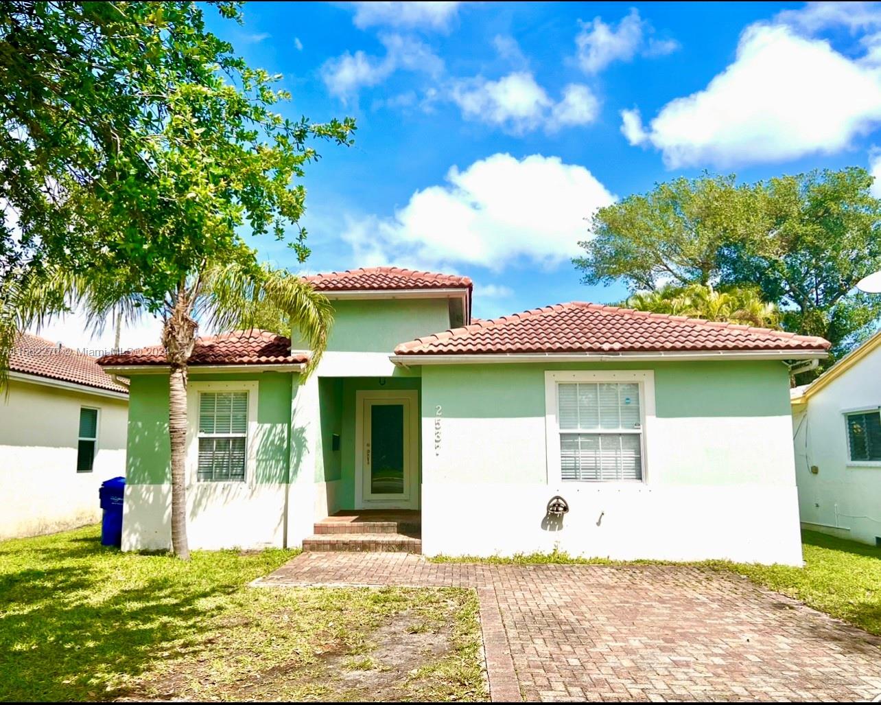 2537 Dewey St, Hollywood, Florida 33020, 3 Bedrooms Bedrooms, ,2 BathroomsBathrooms,Residential,For Sale,2537 Dewey St,A11562270