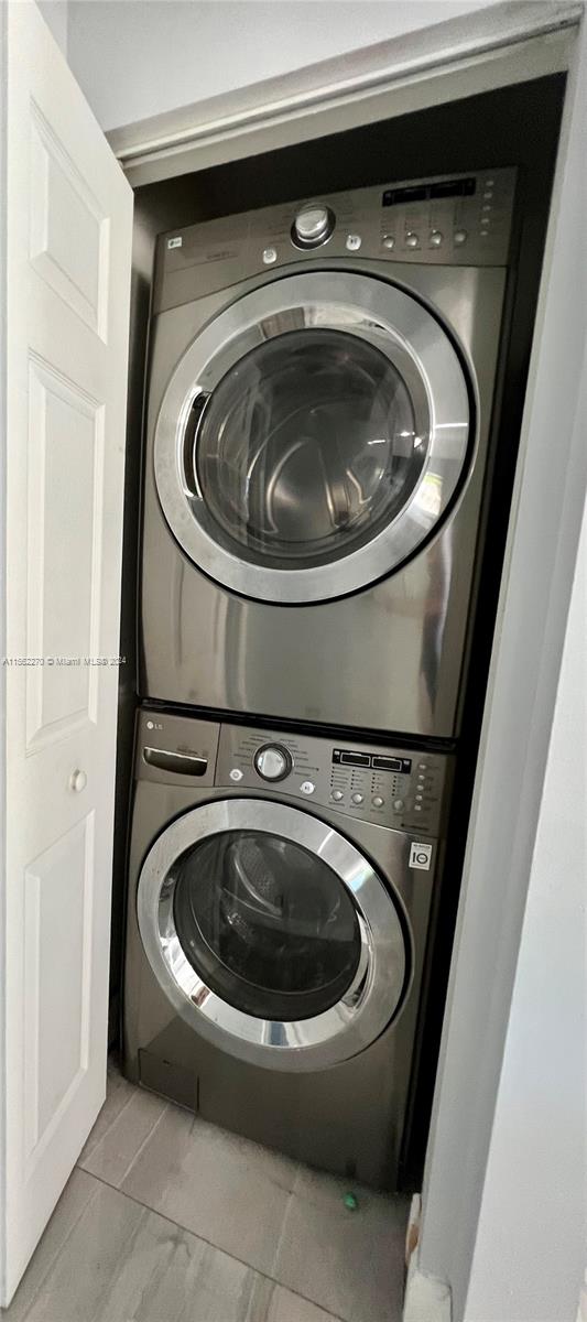 2537 Dewey St, Hollywood, Florida 33020, 3 Bedrooms Bedrooms, ,2 BathroomsBathrooms,Residential,For Sale,2537 Dewey St,A11562270