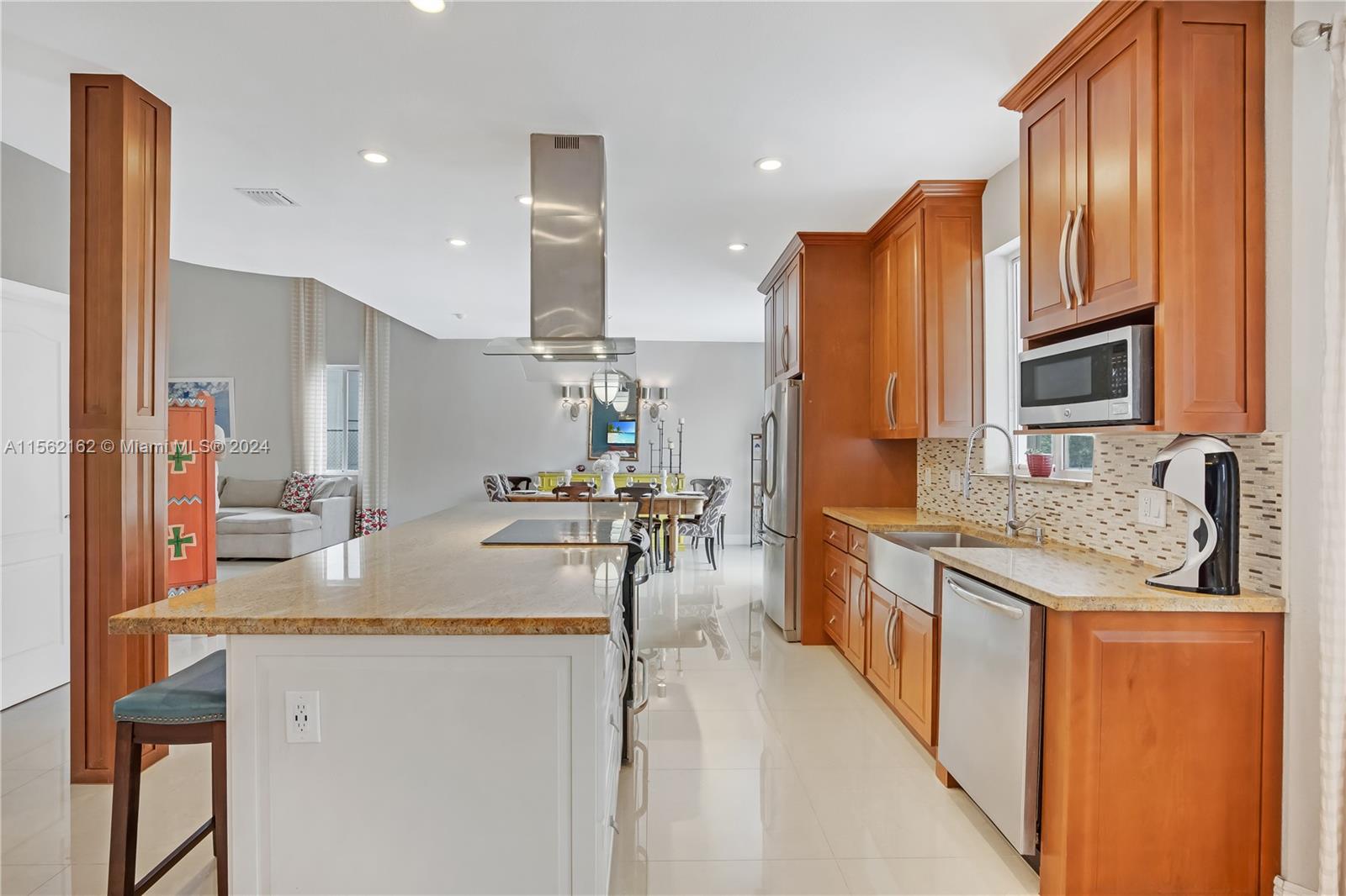 1990 SE 23rd Ct, Homestead, Florida 33035, 6 Bedrooms Bedrooms, 10 Rooms Rooms,4 BathroomsBathrooms,Residential,For Sale,1990 SE 23rd Ct,A11562162