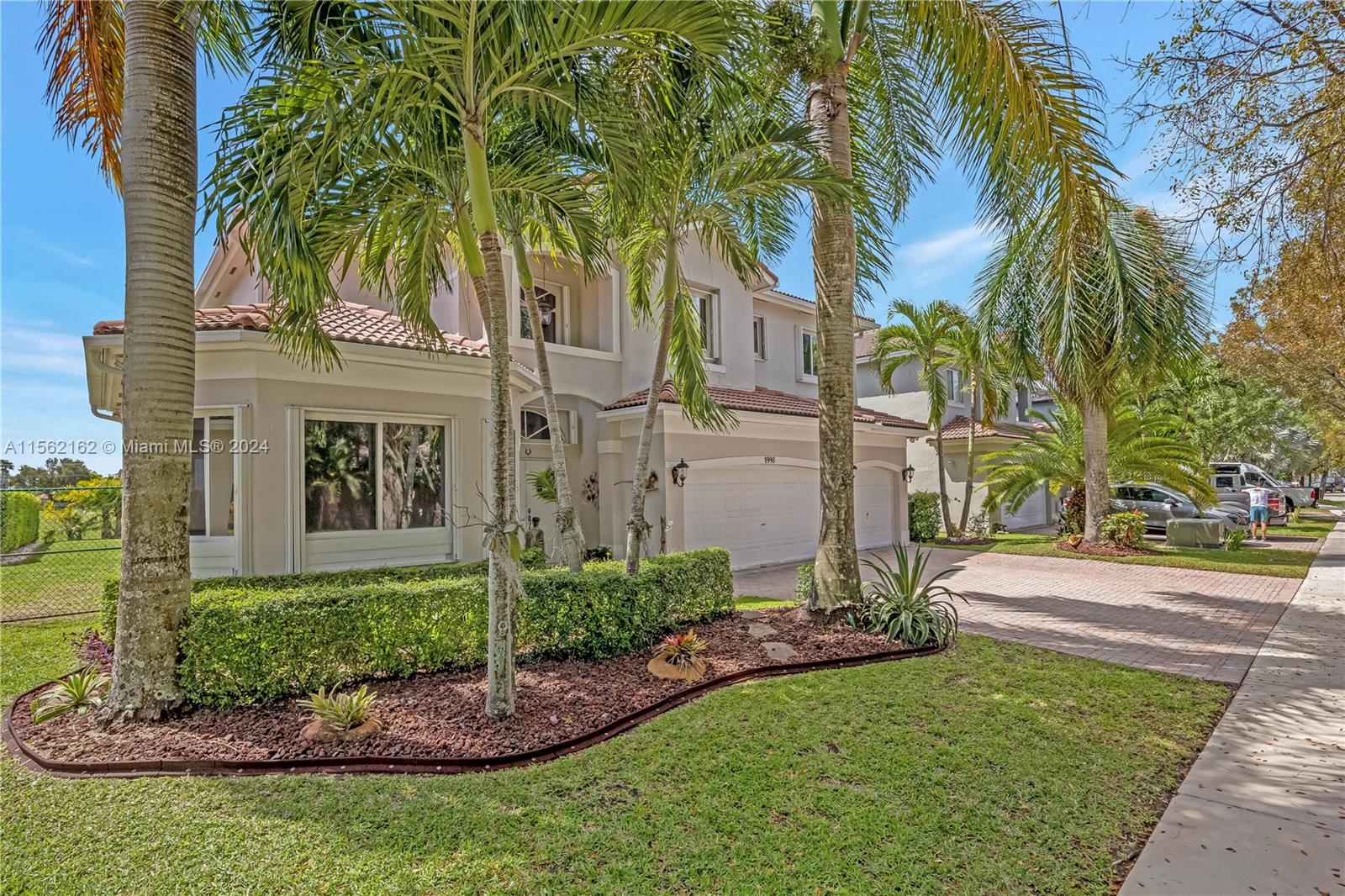 1990 SE 23rd Ct, Homestead, Florida 33035, 6 Bedrooms Bedrooms, 10 Rooms Rooms,4 BathroomsBathrooms,Residential,For Sale,1990 SE 23rd Ct,A11562162