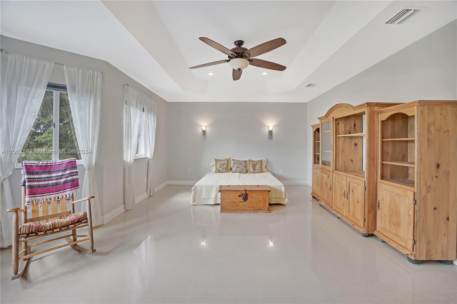 1990 SE 23rd Ct, Homestead, Florida 33035, 6 Bedrooms Bedrooms, 10 Rooms Rooms,4 BathroomsBathrooms,Residential,For Sale,1990 SE 23rd Ct,A11562162