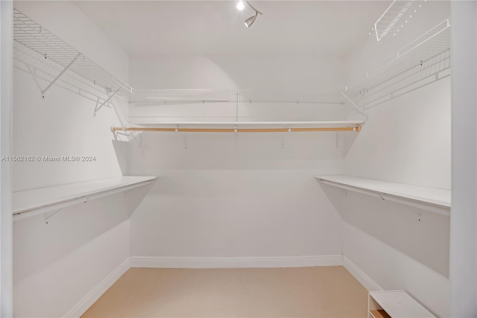 1990 SE 23rd Ct, Homestead, Florida 33035, 6 Bedrooms Bedrooms, 10 Rooms Rooms,4 BathroomsBathrooms,Residential,For Sale,1990 SE 23rd Ct,A11562162