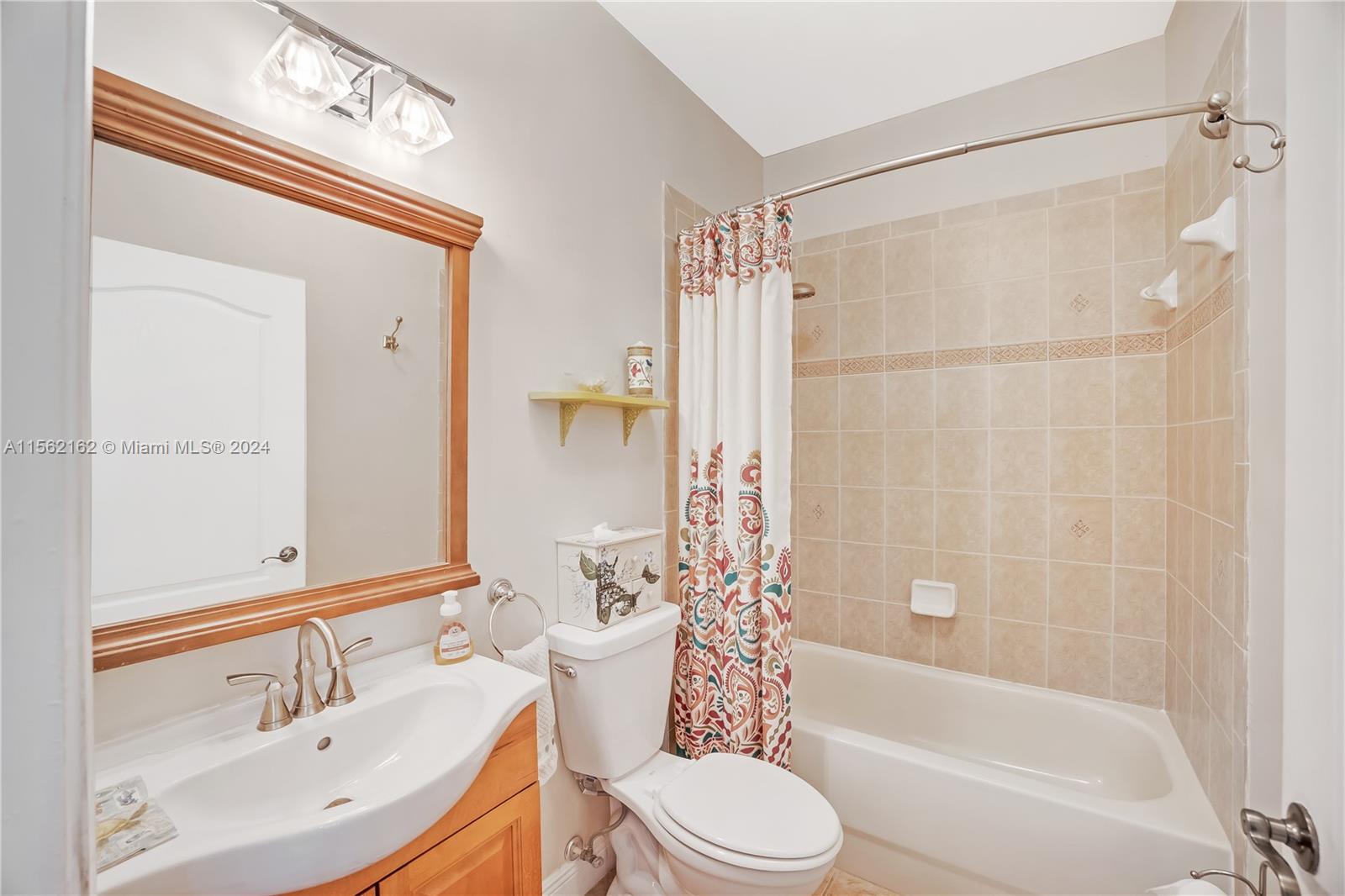 1990 SE 23rd Ct, Homestead, Florida 33035, 6 Bedrooms Bedrooms, 10 Rooms Rooms,4 BathroomsBathrooms,Residential,For Sale,1990 SE 23rd Ct,A11562162