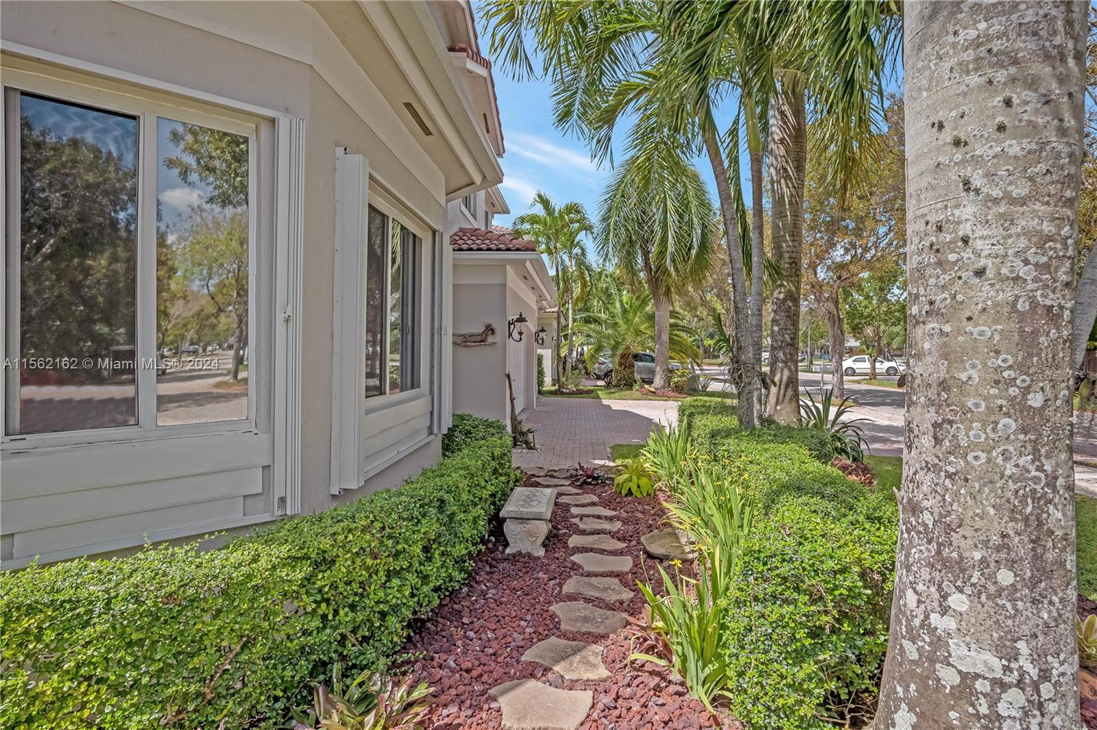 1990 SE 23rd Ct, Homestead, Florida 33035, 6 Bedrooms Bedrooms, 10 Rooms Rooms,4 BathroomsBathrooms,Residential,For Sale,1990 SE 23rd Ct,A11562162