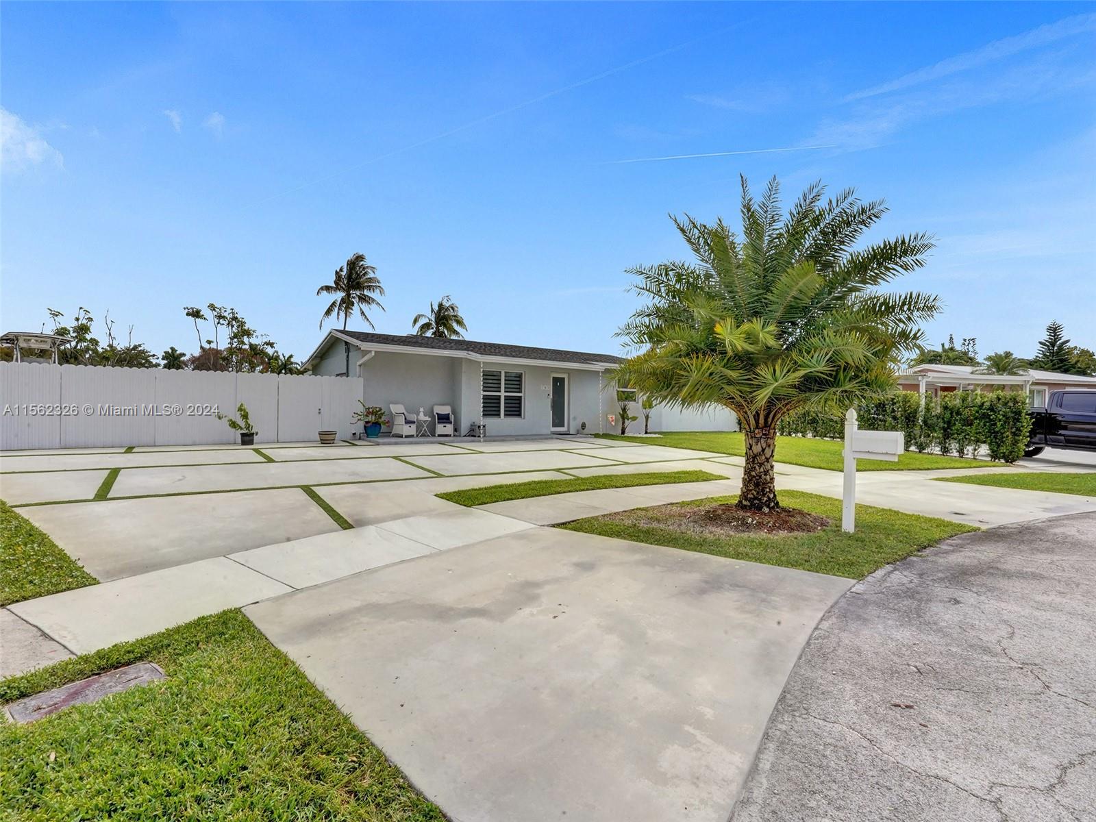 17425 NW 77th Ct  For Sale A11562326, FL