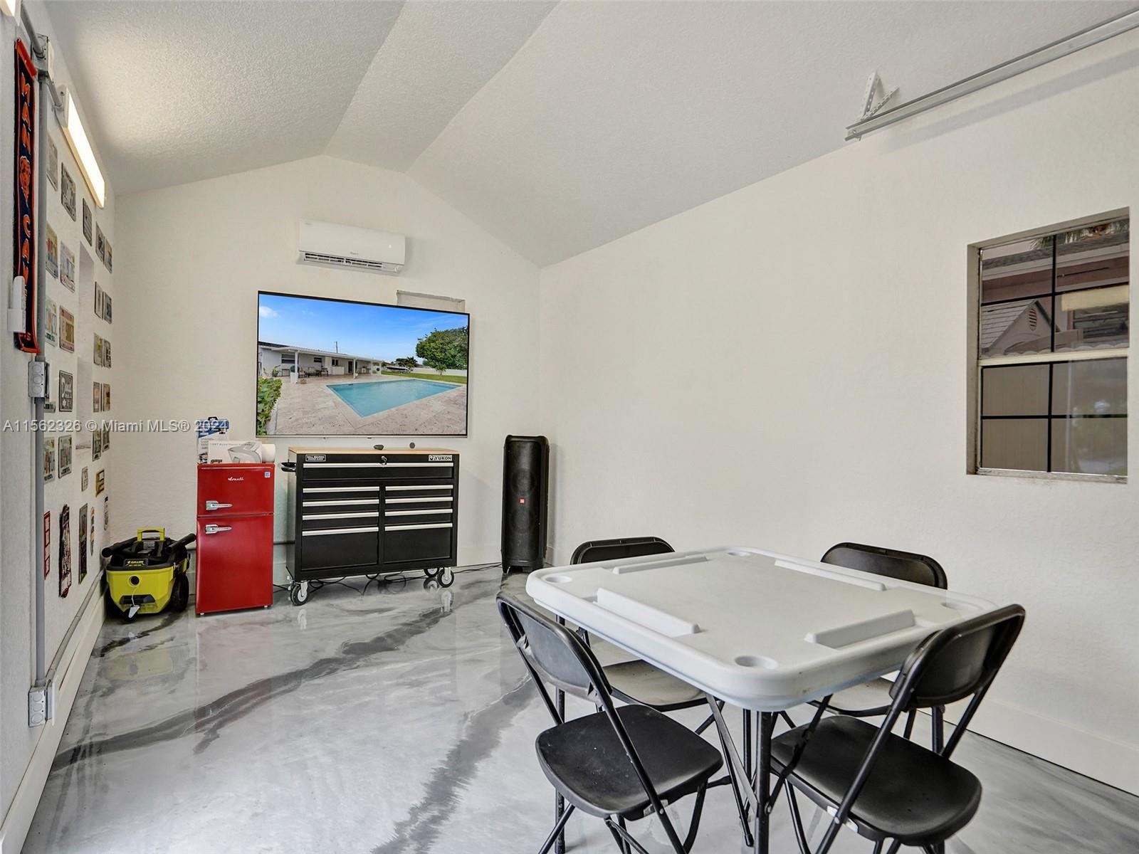 17425 NW 77th Ct, Hialeah, Florida 33015, 3 Bedrooms Bedrooms, ,2 BathroomsBathrooms,Residential,For Sale,17425 NW 77th Ct,A11562326