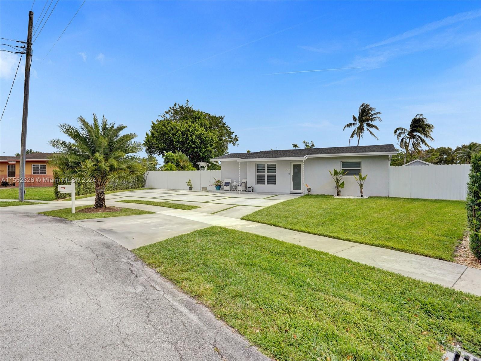 17425 NW 77th Ct, Hialeah, Florida 33015, 3 Bedrooms Bedrooms, ,2 BathroomsBathrooms,Residential,For Sale,17425 NW 77th Ct,A11562326