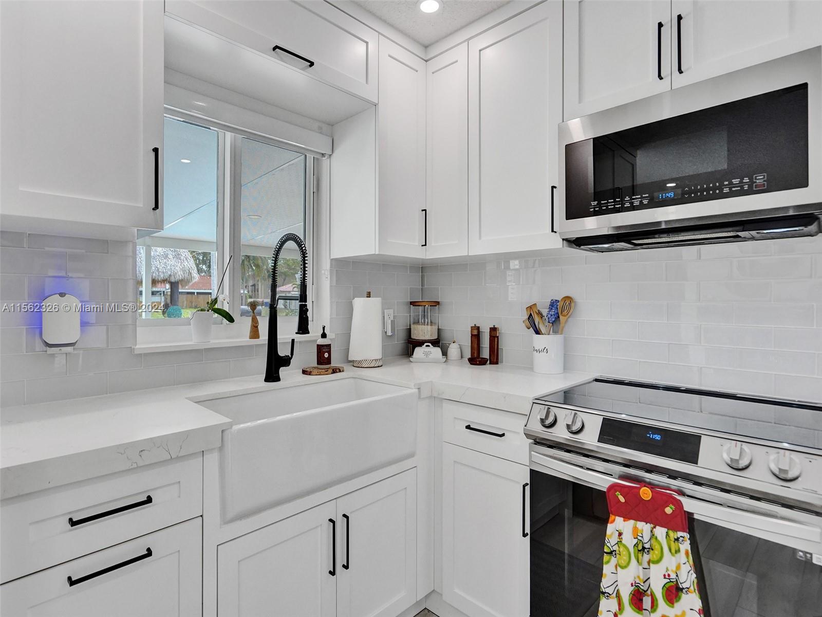 17425 NW 77th Ct, Hialeah, Florida 33015, 3 Bedrooms Bedrooms, ,2 BathroomsBathrooms,Residential,For Sale,17425 NW 77th Ct,A11562326