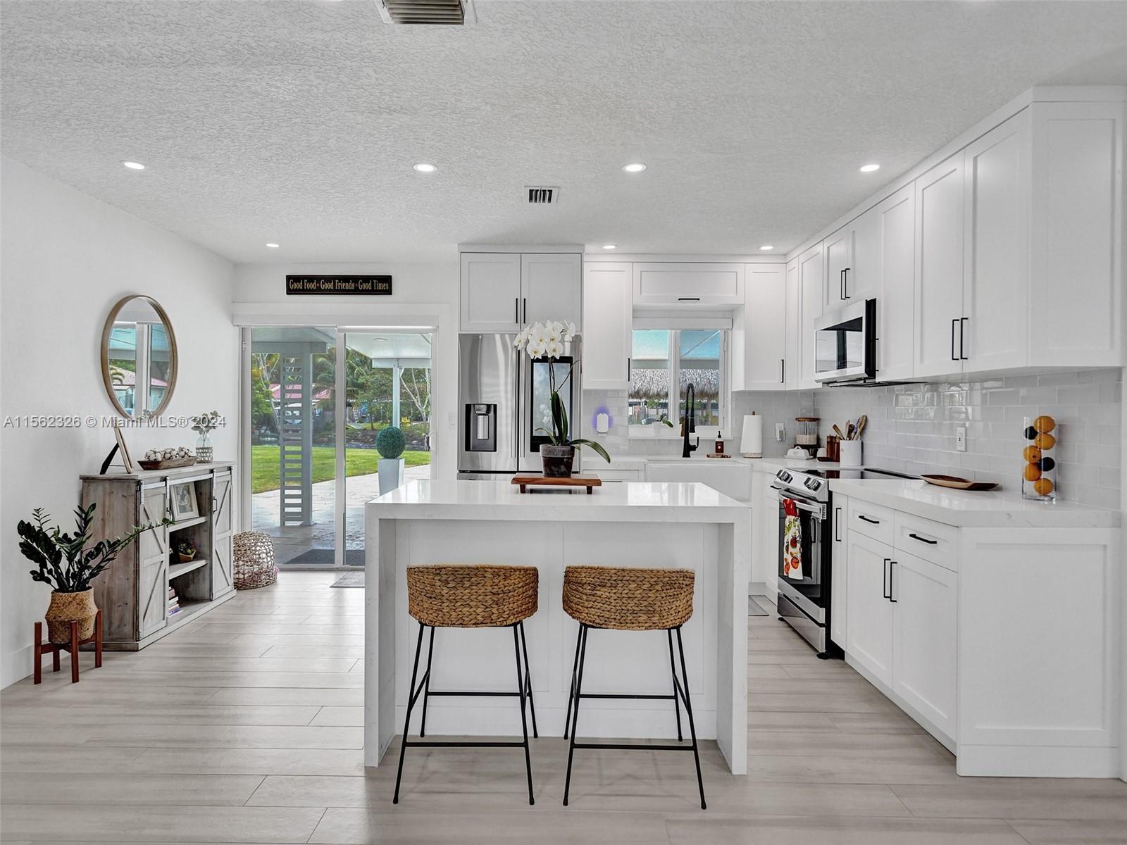 17425 NW 77th Ct, Hialeah, Florida 33015, 3 Bedrooms Bedrooms, ,2 BathroomsBathrooms,Residential,For Sale,17425 NW 77th Ct,A11562326