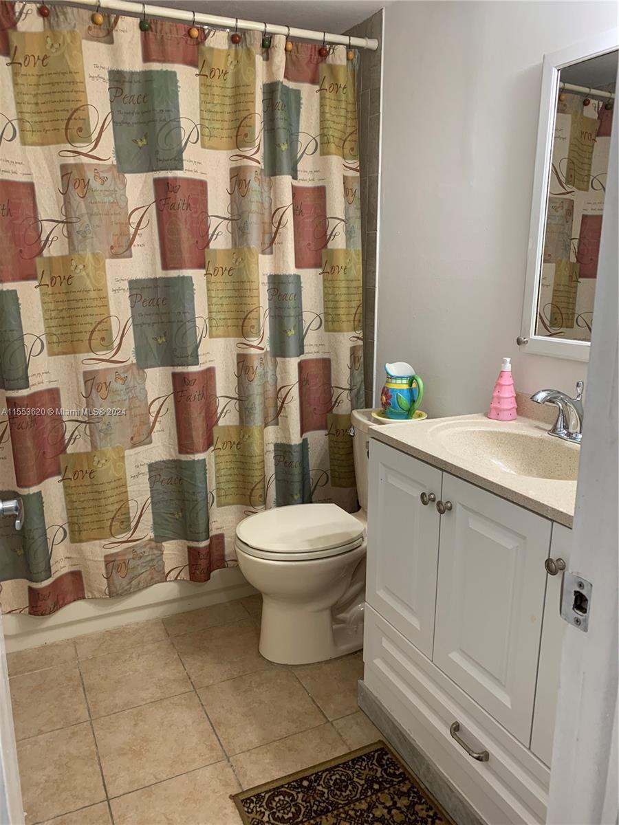 220 SW 9th Ave 521, Hallandale Beach, Florida 33009, 2 Bedrooms Bedrooms, ,2 BathroomsBathrooms,Residential,For Sale,220 SW 9th Ave 521,A11553620