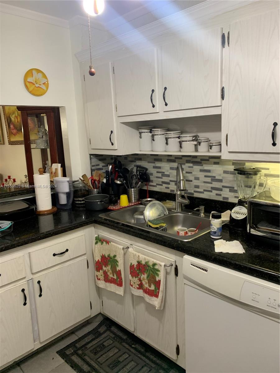 220 SW 9th Ave 521, Hallandale Beach, Florida 33009, 2 Bedrooms Bedrooms, ,2 BathroomsBathrooms,Residential,For Sale,220 SW 9th Ave 521,A11553620