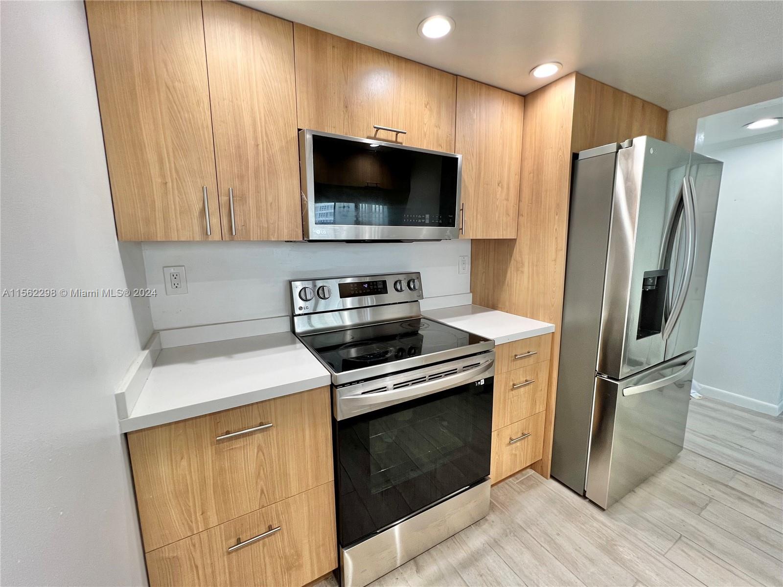 600 NE 36th St 1007, Miami, Florida 33137, 2 Bedrooms Bedrooms, ,2 BathroomsBathrooms,Residential,For Sale,600 NE 36th St 1007,A11562298